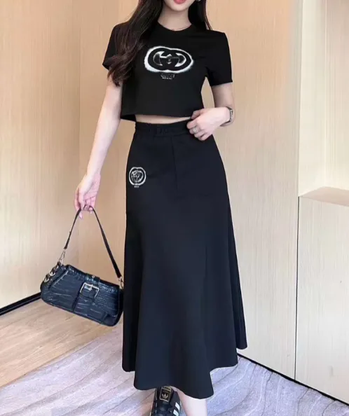 Set áo croptop chân váy chữ A họa tiết | Muasam24 - Yên Tâm Mua Sắm