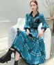 Đầm lụa gập ly dáng dài cổ sơ mi họa tiết ca rô màu Xanh